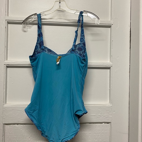 Onshore One Piece Swimsuit Women's Size 12 US Navy White Padded Shelf Bra - Picture 8 of 10